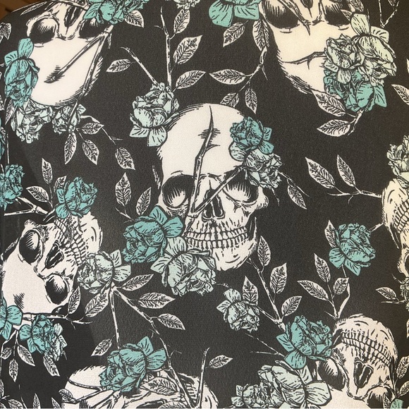 Hot Topic Multicolored High Low Goth Skull & Floral Chiffon Fringe Kimono Size M - Picture 4 of 8